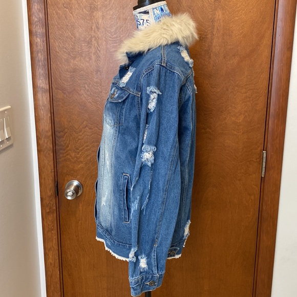The style Between US distressed jeans jacket size medium - Picture 5 of 6